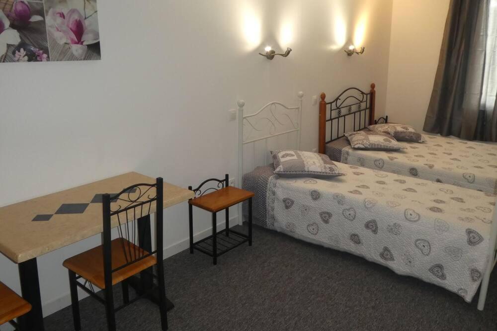 Etanit ! Beziers Plein Centre - 1Mn Du Bus, De La Gare Du Train Et Liaison Aeroport -Chambres Climatisees -Spacieuses Amenagees Pour Singles, Couple, Et Ou Familles -Parking A Velos -Consigne Exteriör bild